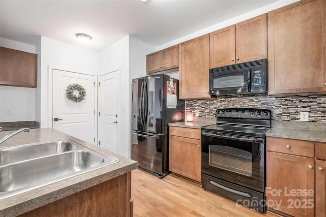 Building Photo - 630 Calvert St