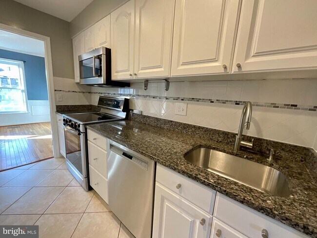 Building Photo - 6703 Washington Blvd