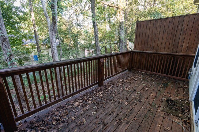 Building Photo - Beautiful 3 Bedroom 2 1/2 Bath Condo