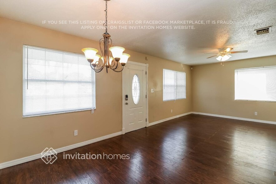 Building Photo - 2136 Mary Sue St