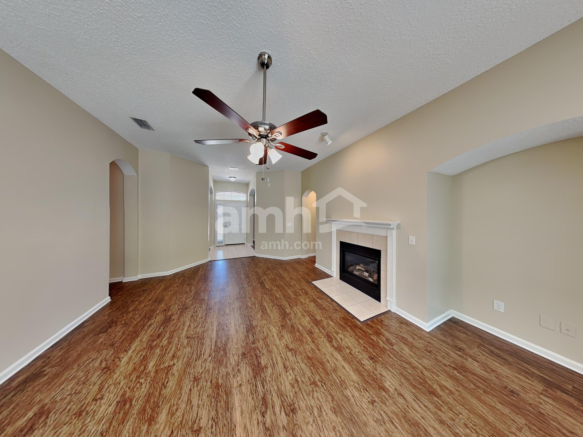 Building Photo - 14021 Golden Eagle Dr