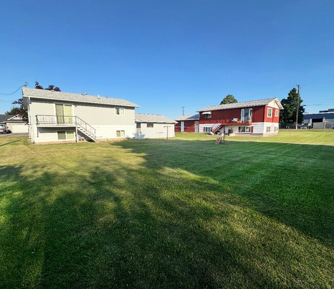 Building Photo - Charming unit in Kalispell Duplex