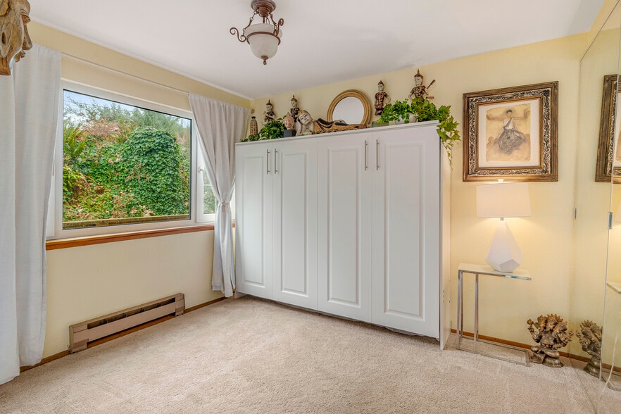 12x12 Bedroom - 20043 Forest Park Dr NE