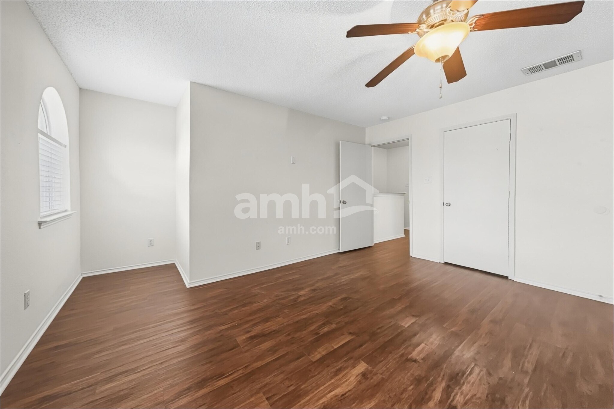 Building Photo - 8551 Western Meadows Dr