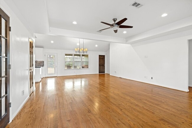 Building Photo - 1526 Adkins Rd
