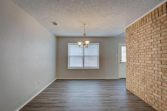 Building Photo - 406 Valley Spring Dr