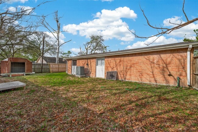 Building Photo - 5503 Jason St