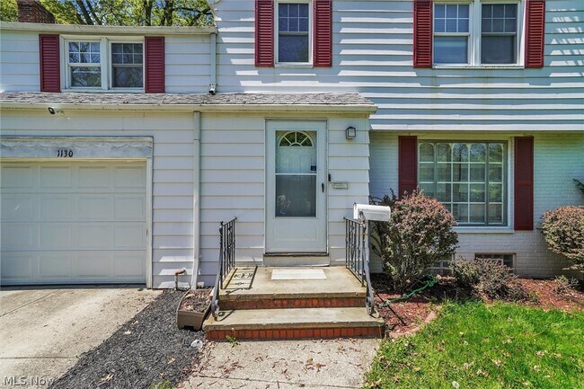 Building Photo - 1130 Haselton Rd