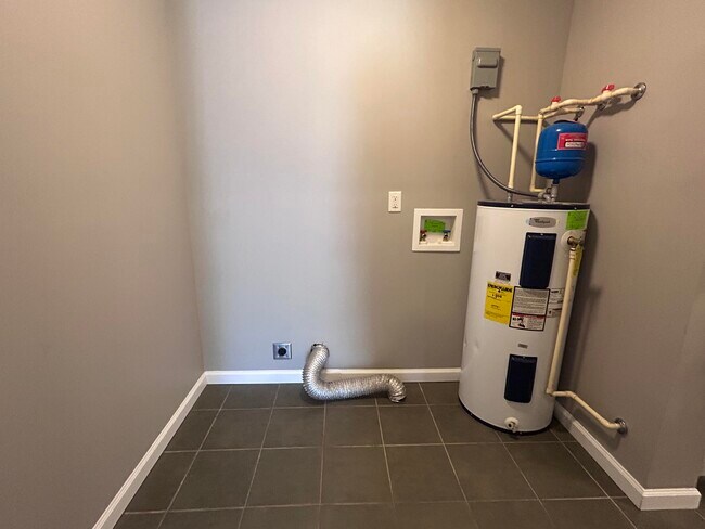 Building Photo - 108 Scott Dr