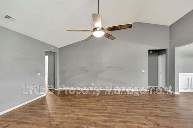 Building Photo - 268 Witch Hazel St