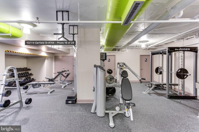 Building Photo - 1021 N Garfield St