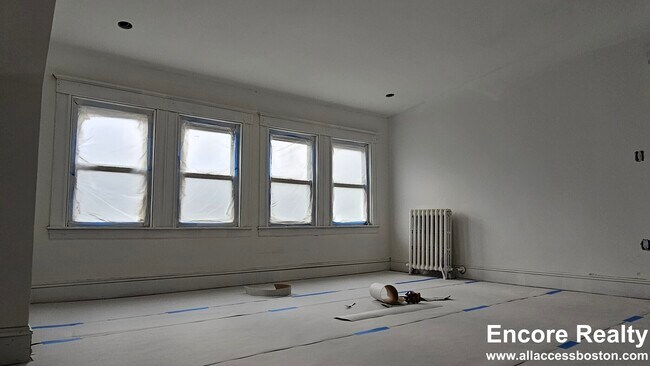 Building Photo - 16 Gerald Rd