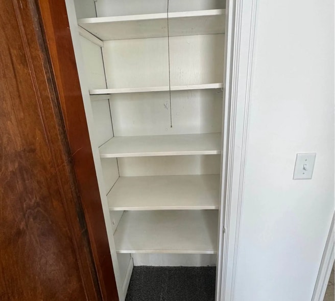 Building Photo - 1006 N 1st Ave