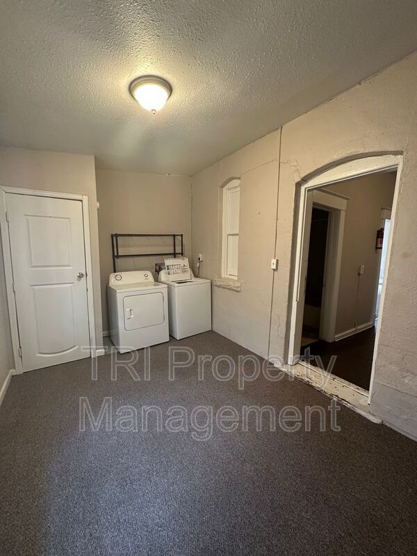 Building Photo - 414 13th Ave