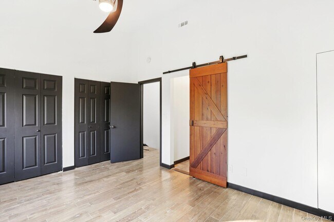 Building Photo - 6 Pheasant Walk