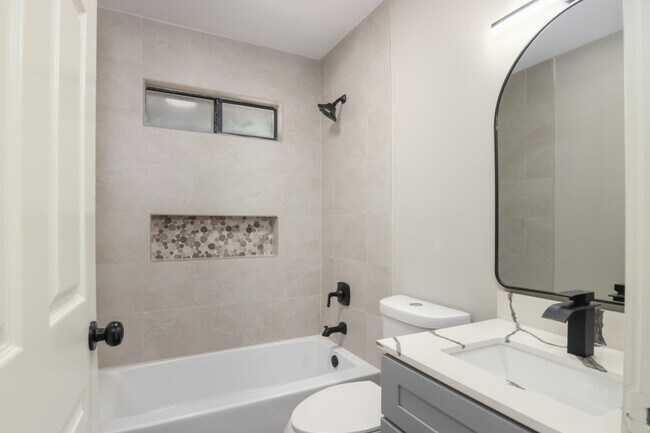 Building Photo - 42 Hunters Creek Dr