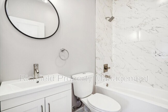 Building Photo - 2034-B E Maryland St
