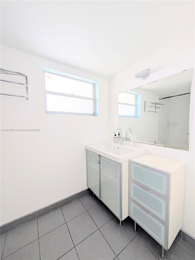Building Photo - 1075 93rd St