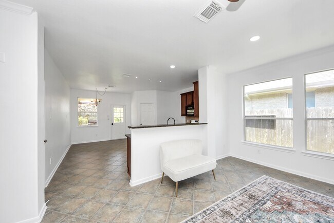 Building Photo - 7330 Jacobs Well Dr