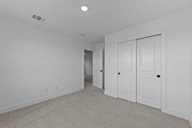 Building Photo - 722 Sunflower Trl