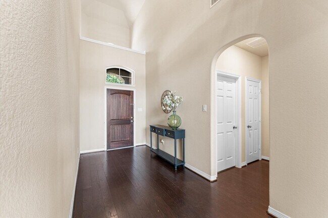 Primary Photo - 955 Smokethorn Trl