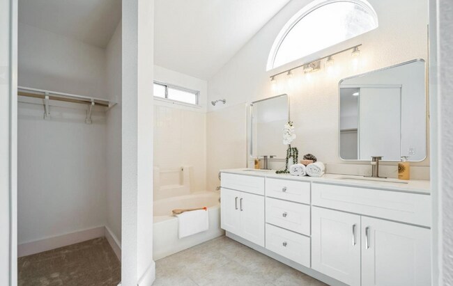 Building Photo - Stunning 3 Bed, 2.5 Bath in Antioch