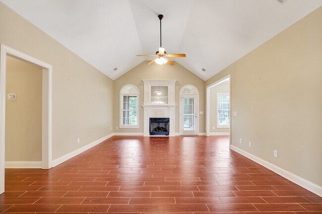 Building Photo - 614 Greene Dr