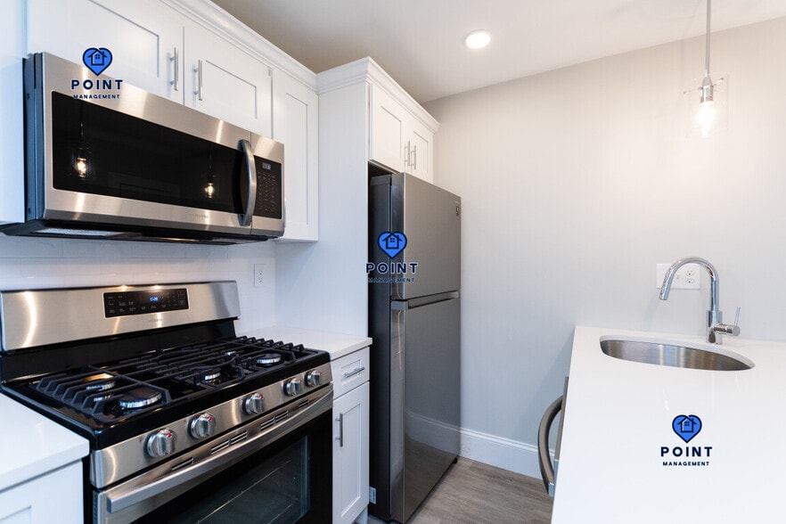 Building Photo - 220 Havre St