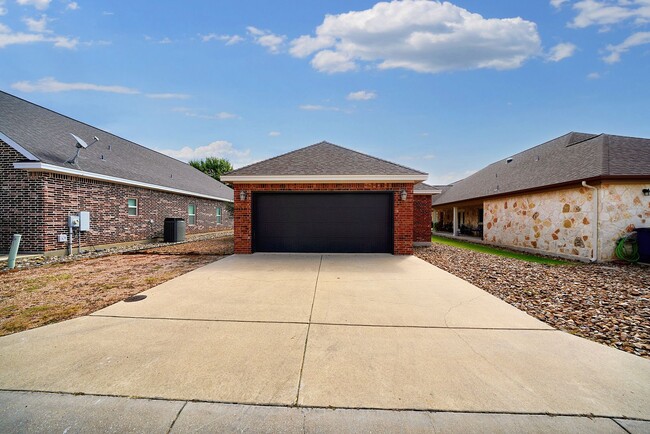 Building Photo - Charming Home in Cotton Crossing – Steps f...