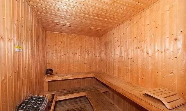 Building Photo - 1154 S Barrington Ave