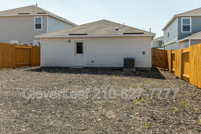 Building Photo - 3870 Trail de Paris