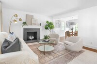 Building Photo - 130 Gaymoor Dr