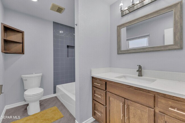 Building Photo - 7112 Ramada Dr