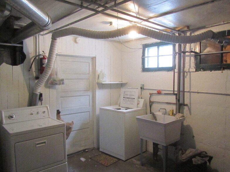 Building Photo - 3127 N Cramer St