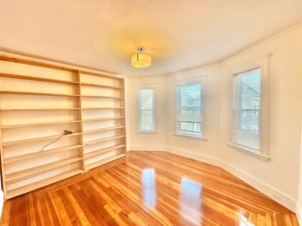 Building Photo - 29 Hollis St