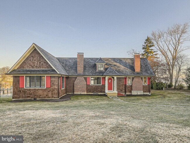 Building Photo - 2100 Rosalie Ave