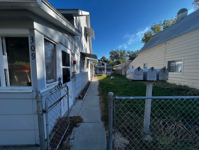 Building Photo - 309 S 33rd St