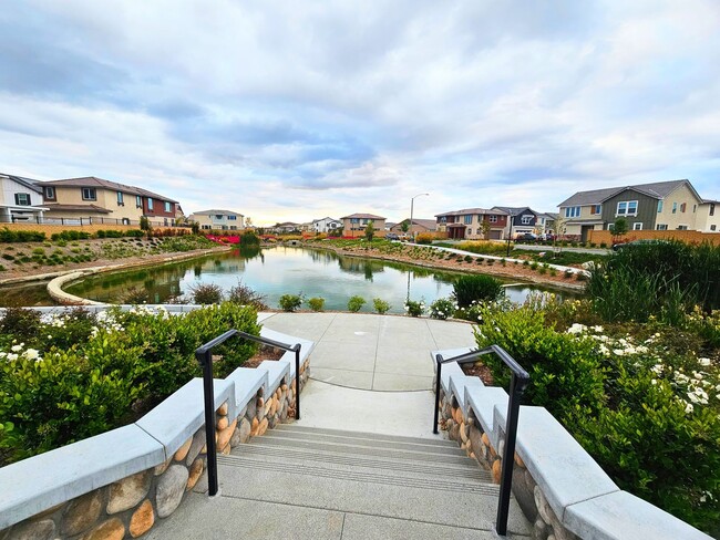 Building Photo - Rockport Ranch Beautiful Brand New Lennar ...