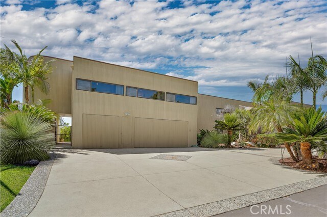 Building Photo - 3028 Overhill Dr
