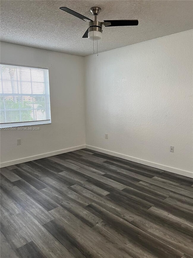 Building Photo - 2831 N Oakland Forest Dr