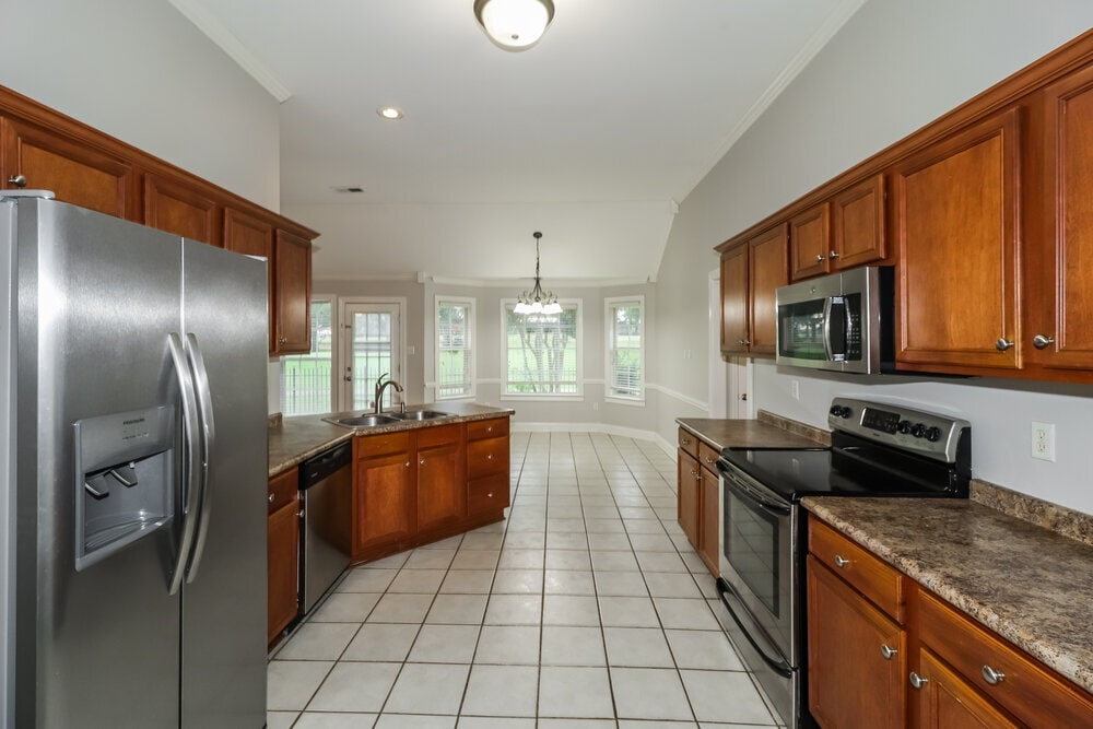 Building Photo - 7633 Meadow Ridge Ln