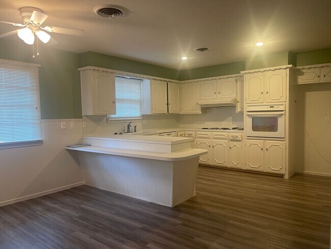 Building Photo - Wonderful House