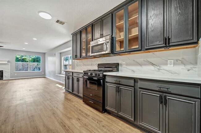 Building Photo - 22250 Queenbury Hills Dr