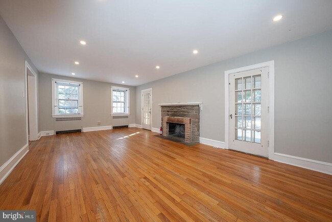 Building Photo - 625 Chelten Hills Dr