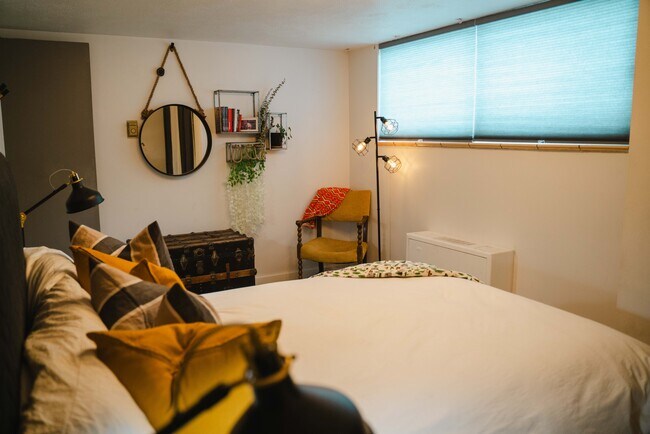 Building Photo - 1155 Ash St