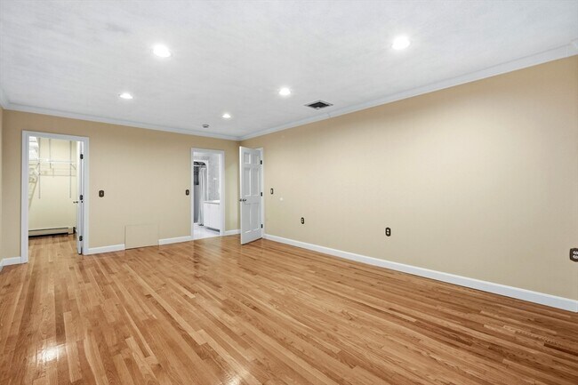 Building Photo - 12 Parkway Dr