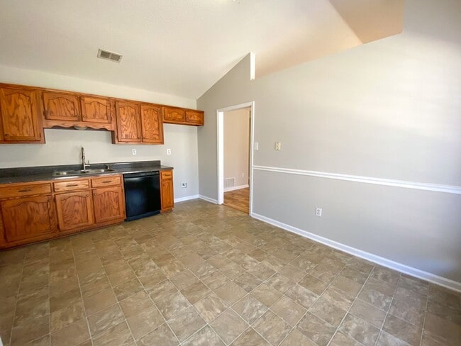 Building Photo - 3 bed, 2 bath in Hernando