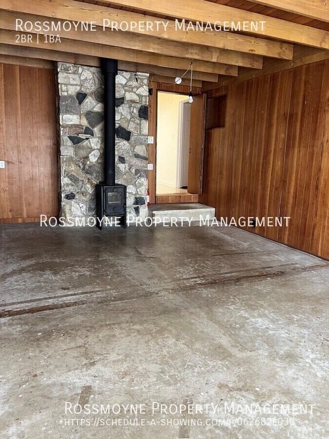 Building Photo - 1243 Yosemite Dr