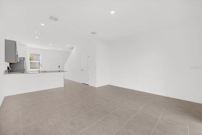 Building Photo - 2992 Skyline Lp