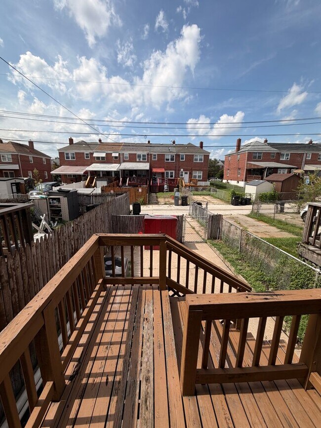 Building Photo - 2229 Graythorn Rd